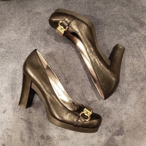 Calvin Klein Size 8 M  Fallon Black Leather Block Heel Pump - Picture 7 of 9